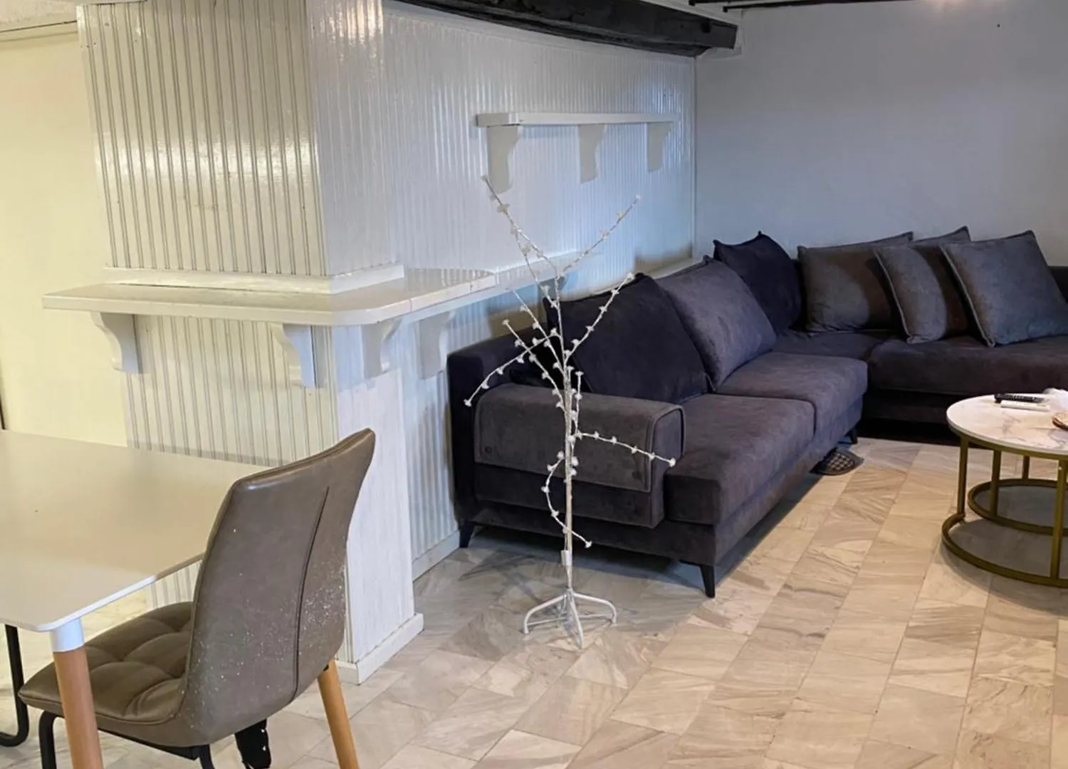 Appartment By Eftymia Nea Roda